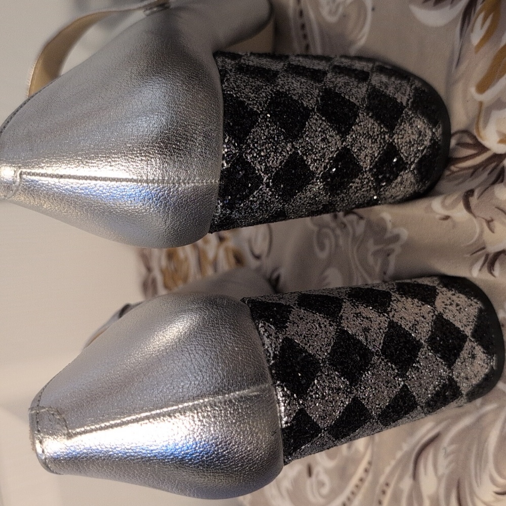 Shoes - Picture 3 of 10